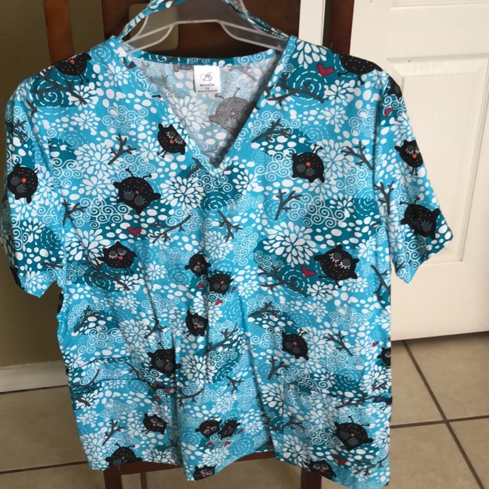 1X scrub top.